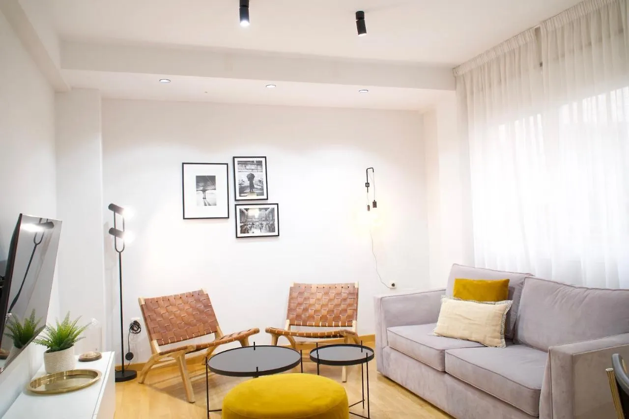 Colon & Soho By Ele Apartments contacts